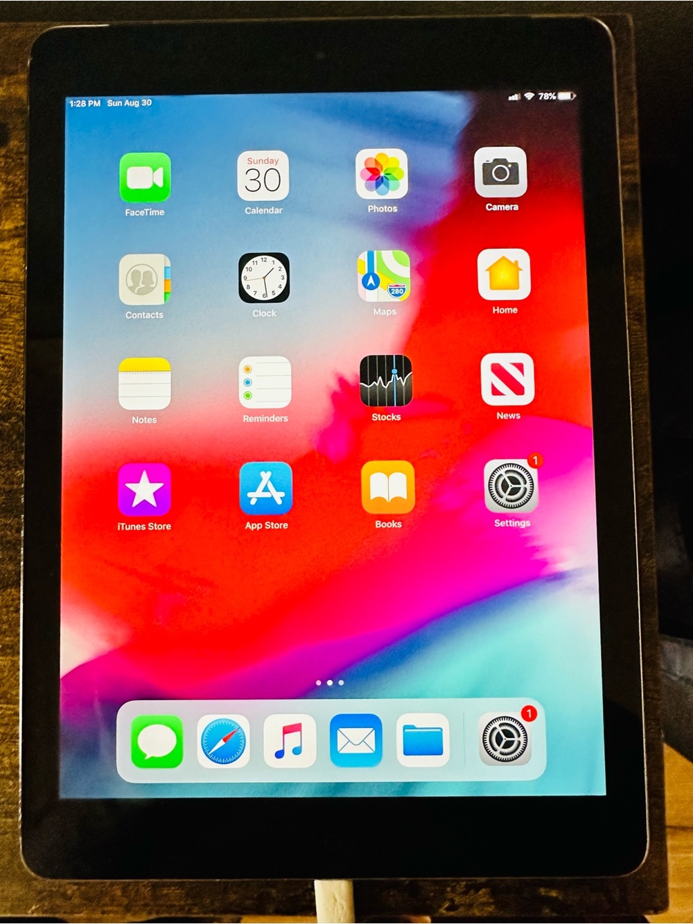 📱 iPad Air Wi-Fi + Cellular – 16GB – Excellent Condition